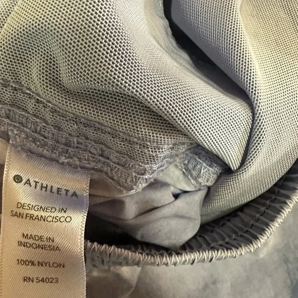 Athleta Women’s Lavender Expedition Shorts 8 - Picture 8 of 8